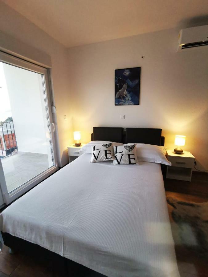 Charming Studio - Apartment Makarska Exterior photo